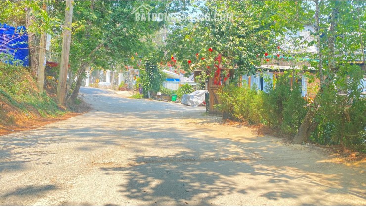 1.832m2  hẻm lớn trần quang diệu, phường 10, đà lạt